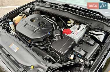 Седан Ford Fusion 2015 в 
