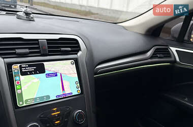 Седан Ford Fusion 2018 в 