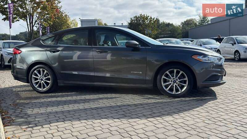Седан Ford Fusion 2016 в Львові