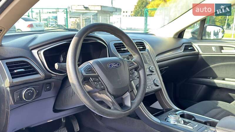 Седан Ford Fusion 2016 в Львові