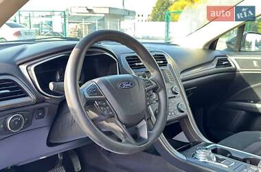 Седан Ford Fusion 2016 в 