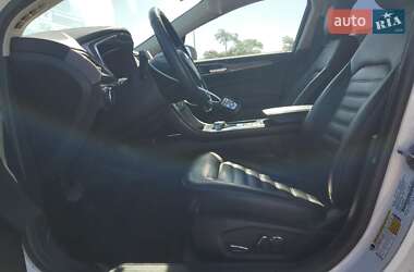 Седан Ford Fusion 2018 в 