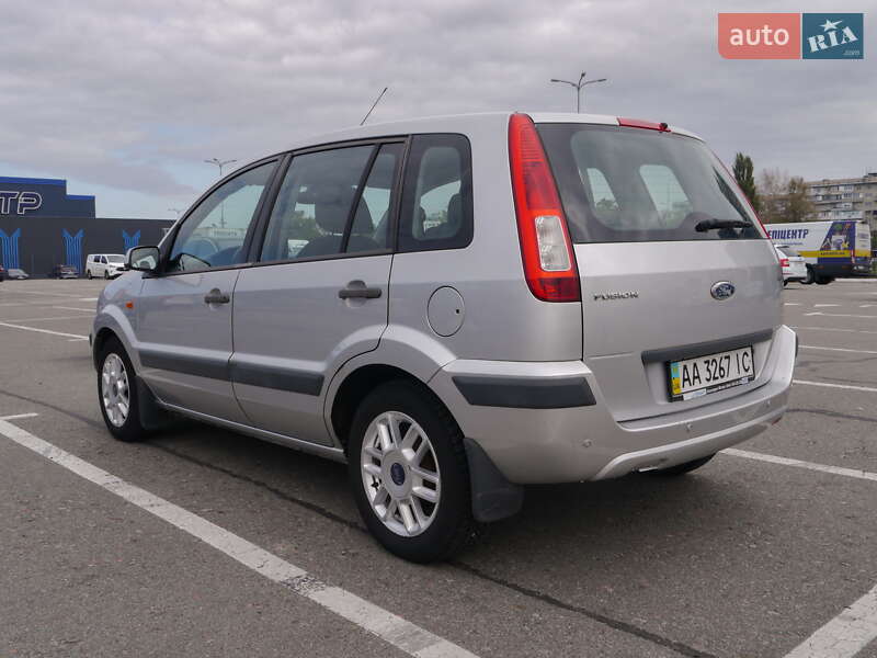 Хетчбек Ford Fusion 2008 в Києві