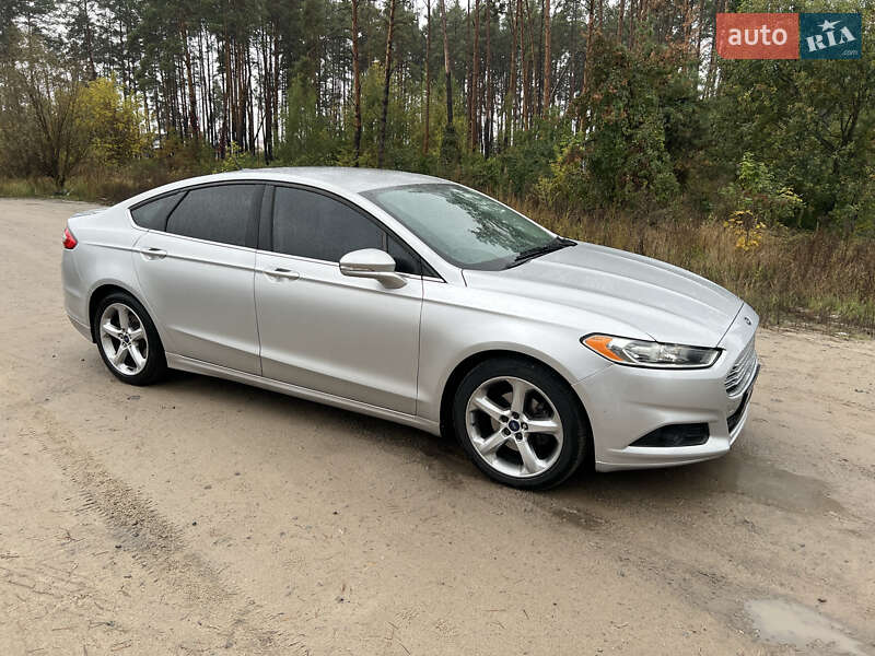Седан Ford Fusion 2015 в Ирпене