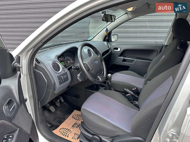 Хэтчбек Ford Fusion 2007 в Каменском