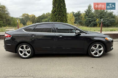 Седан Ford Fusion 2015 в 