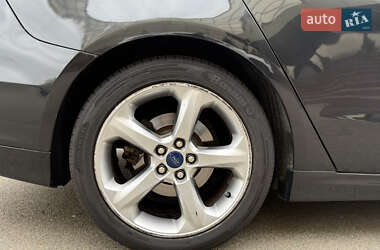 Седан Ford Fusion 2015 в 