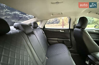 Седан Ford Fusion 2015 в 