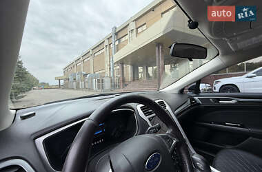 Седан Ford Fusion 2015 в 
