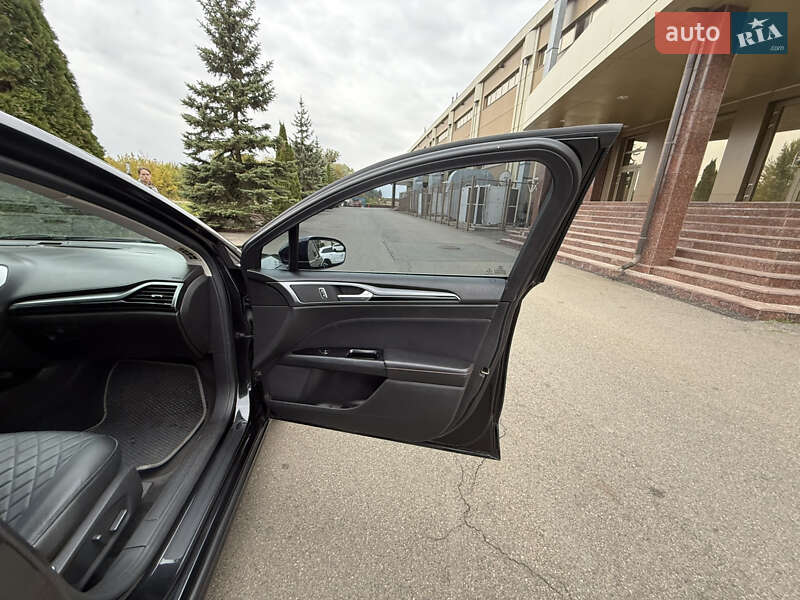 Седан Ford Fusion 2015 в Киеве