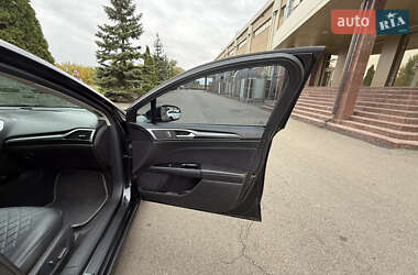Седан Ford Fusion 2015 в 
