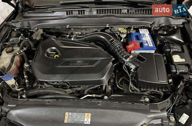 Седан Ford Fusion 2013 в 