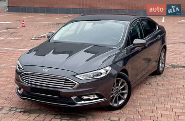Седан Ford Fusion 2017 в 