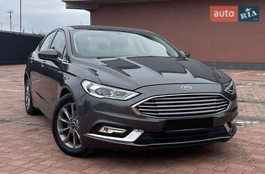 Седан Ford Fusion 2017 в 