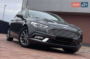 Седан Ford Fusion 2017 в 