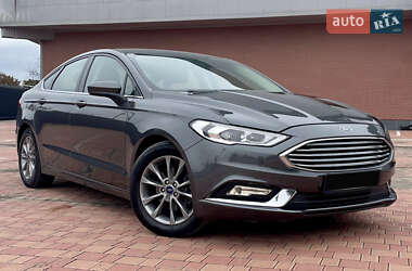 Седан Ford Fusion 2017 в 