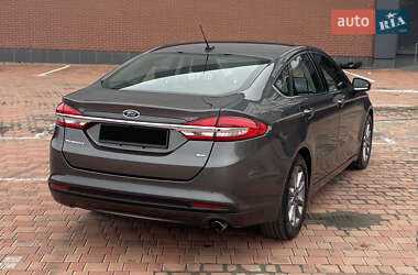 Седан Ford Fusion 2017 в 