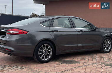 Седан Ford Fusion 2017 в 