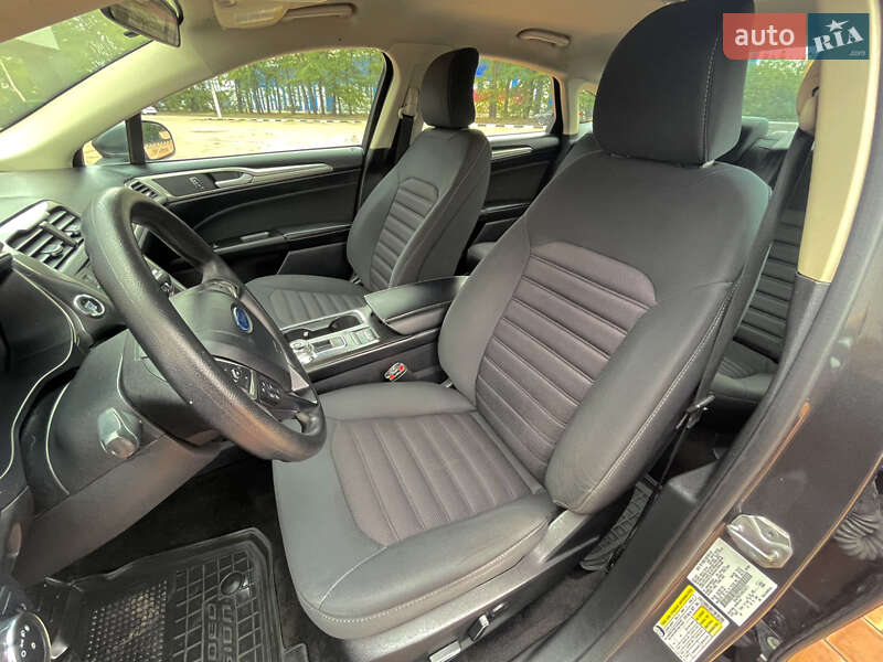 Седан Ford Fusion 2017 в Одесі