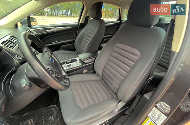 Седан Ford Fusion 2017 в 