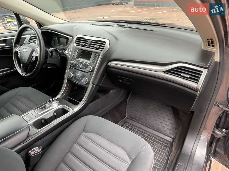 Седан Ford Fusion 2017 в Одесі