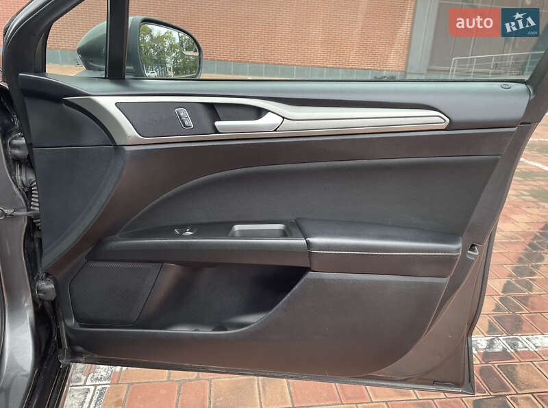 Седан Ford Fusion 2017 в Одесі