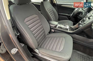 Седан Ford Fusion 2017 в 