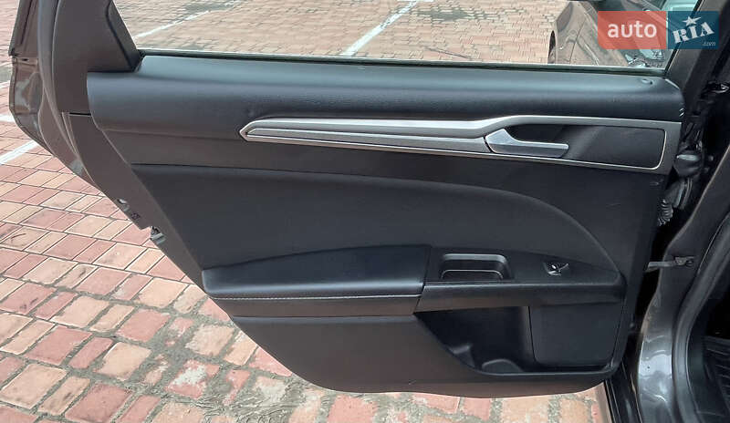 Седан Ford Fusion 2017 в Одесі