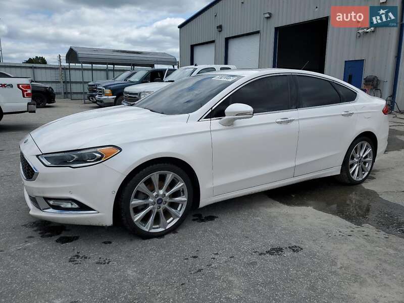 Седан Ford Fusion 2017 в 