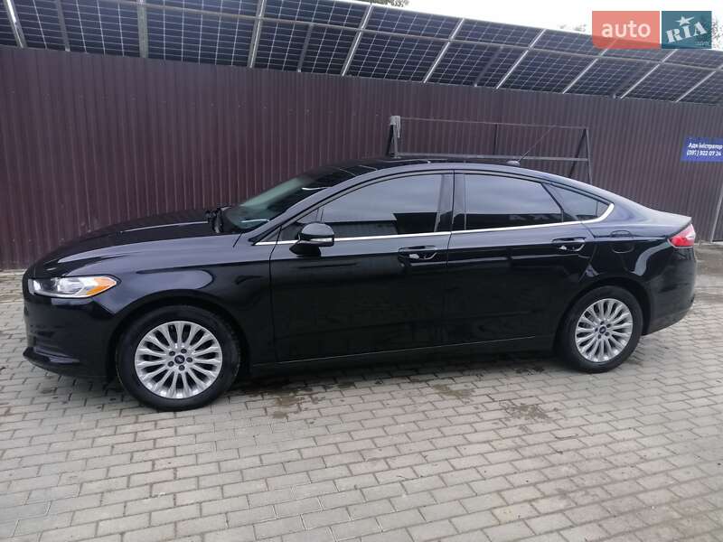 Седан Ford Fusion 2014 в Верховине