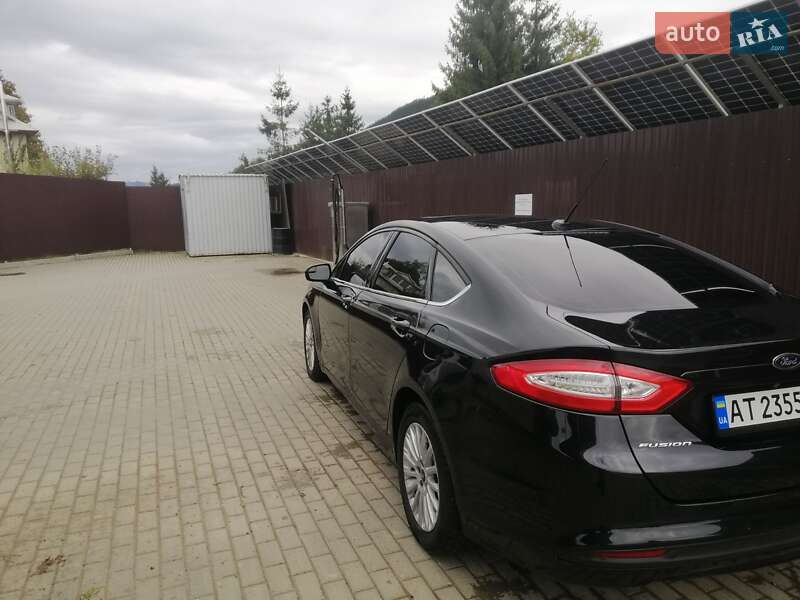 Седан Ford Fusion 2014 в Верховине