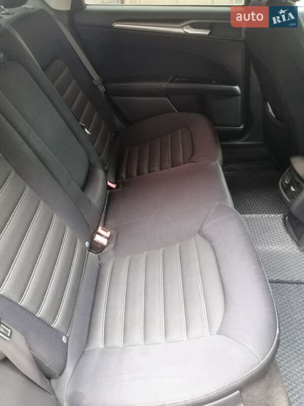 Седан Ford Fusion 2014 в Верховине