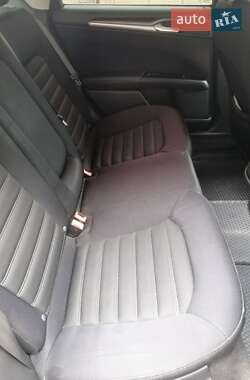 Седан Ford Fusion 2014 в 