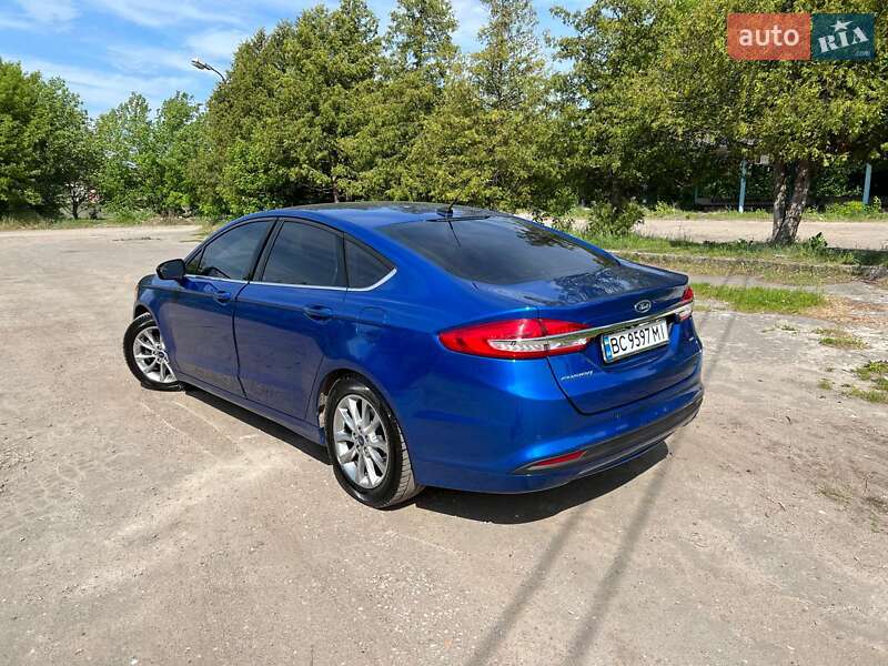 Седан Ford Fusion 2018 в Золочеві