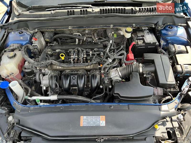 Седан Ford Fusion 2018 в Золочеві