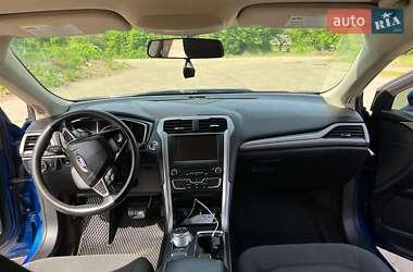 Седан Ford Fusion 2018 в 