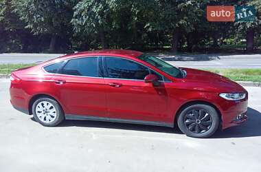 Седан Ford Fusion 2013 в 