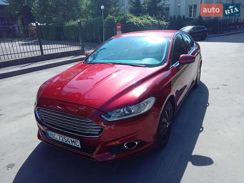 Седан Ford Fusion 2013 в 