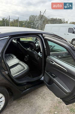 Седан Ford Fusion 2014 в 
