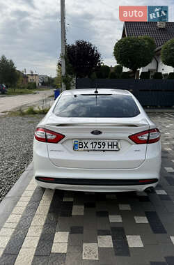 Седан Ford Fusion 2014 в 