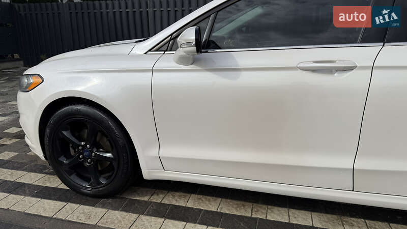 Седан Ford Fusion 2014 в Львові