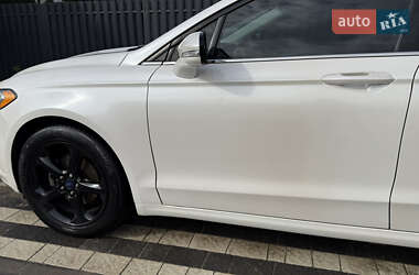 Седан Ford Fusion 2014 в 