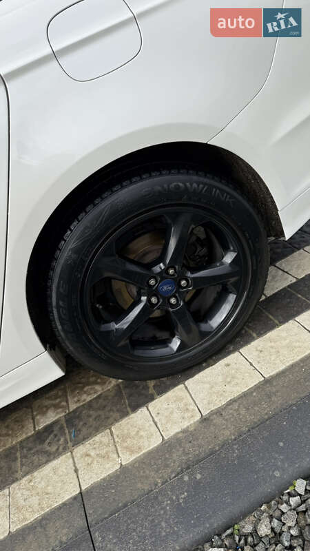 Седан Ford Fusion 2014 в Львові