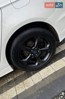 Седан Ford Fusion 2014 в 
