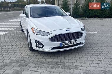 Седан Ford Fusion 2019 в 