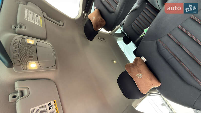 Седан Ford Fusion 2014 в Львові