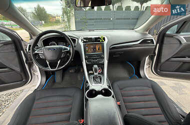 Седан Ford Fusion 2014 в 