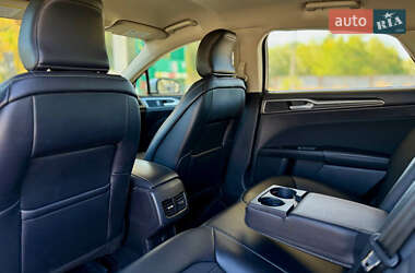 Седан Ford Fusion 2017 в 