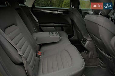 Седан Ford Fusion 2012 в 
