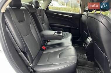 Седан Ford Fusion 2019 в 